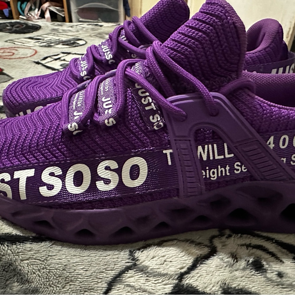 Woman’s 6.5 Just Soso’s ASKING $30 OBO